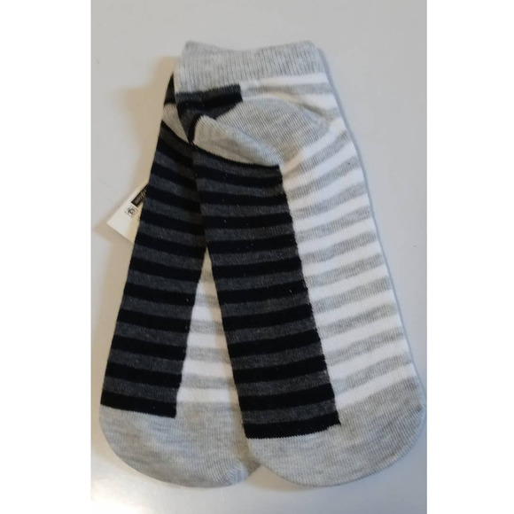 No Boundaries "Love" Low Cut Socks. Size 4-10 - Picture 3 of 3